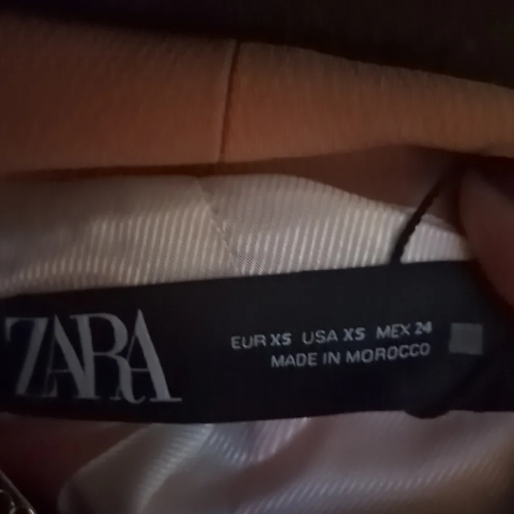 Zara Double-Breasted Blazer in Peach - Picture 3 of 4